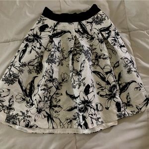 NWT White House Black Market skirt